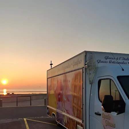 Proche Avec Jacuzzi Apartment