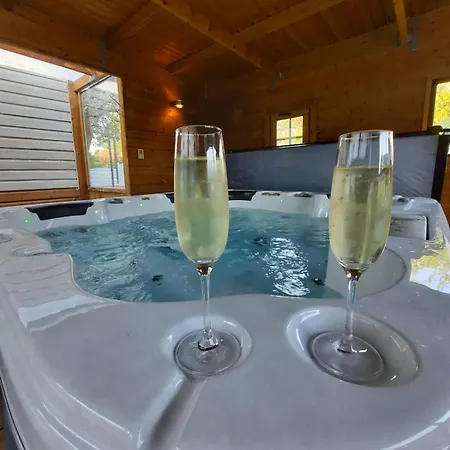 Apartment Proche Avec Jacuzzi *